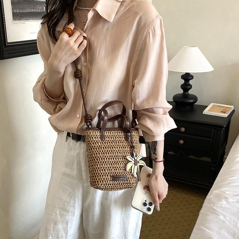 กระเป๋าถือสานทรงถังขนาดเล็กสำห - Women'S Fashion Trends 2026 Spring Summer บทวิจารณ์และราคา