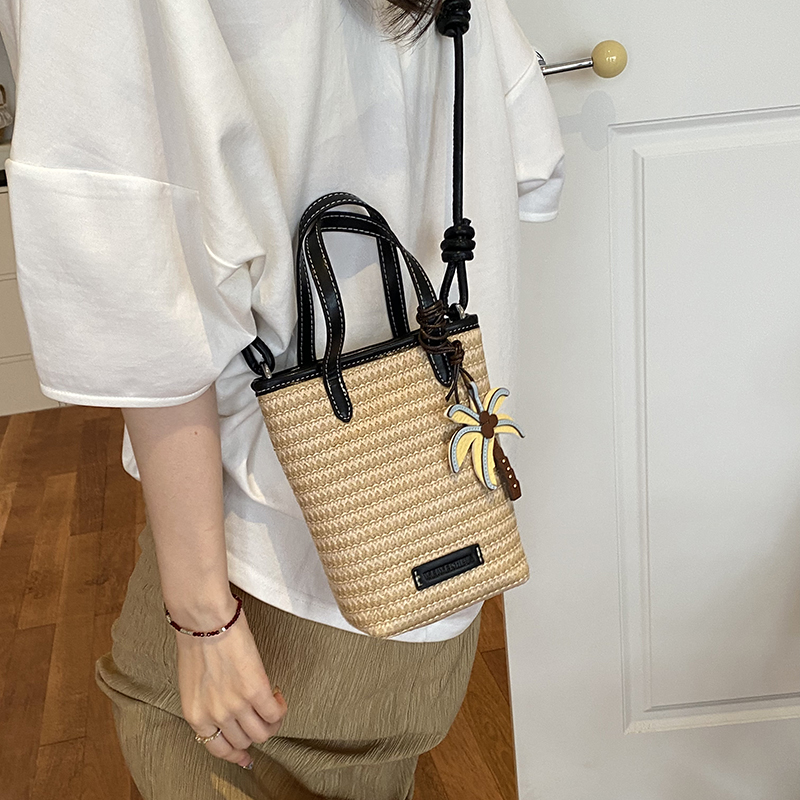กระเป๋าถือสานทรงถังขนาดเล็กสำห - Women'S Fashion Trends 2026 Spring Summer บทวิจารณ์และราคา